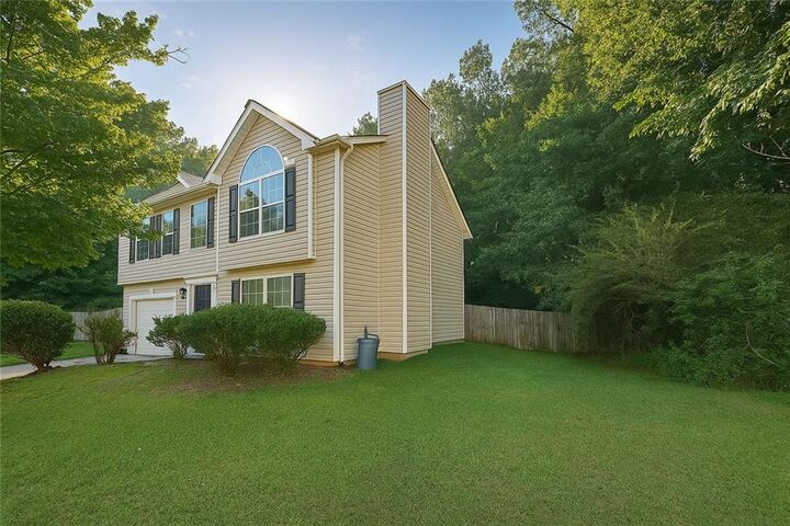 Property Photo: 2880 Two Lakes Circle Circle GA 30349