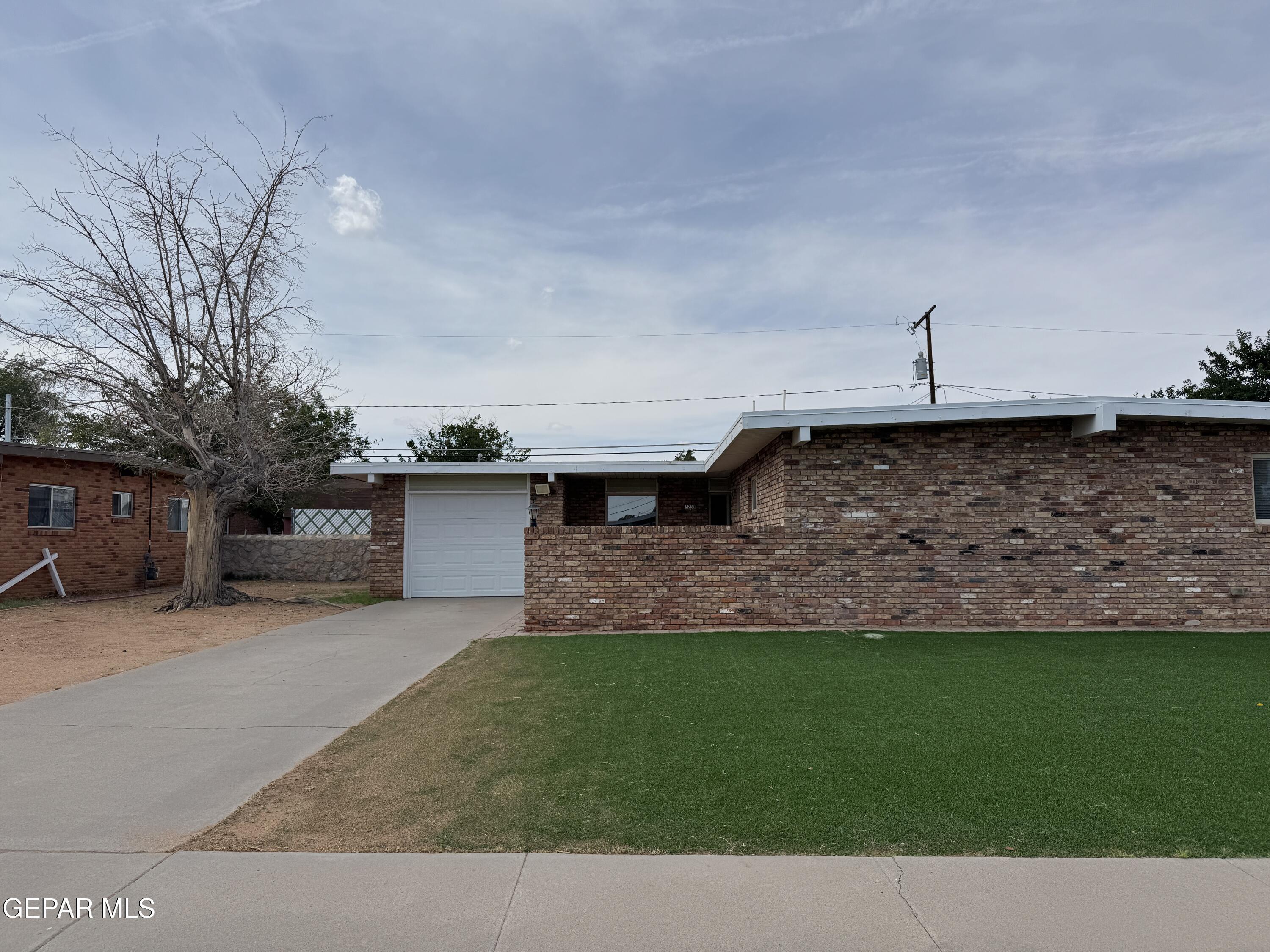 Property Photo: 5233 Chateau Avenue TX 79924