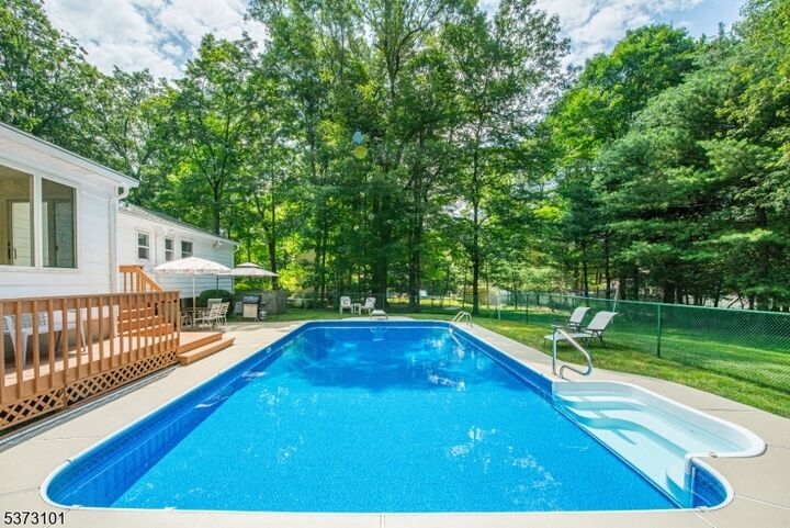 Property Photo: 10 Campo Rd NJ 07869
