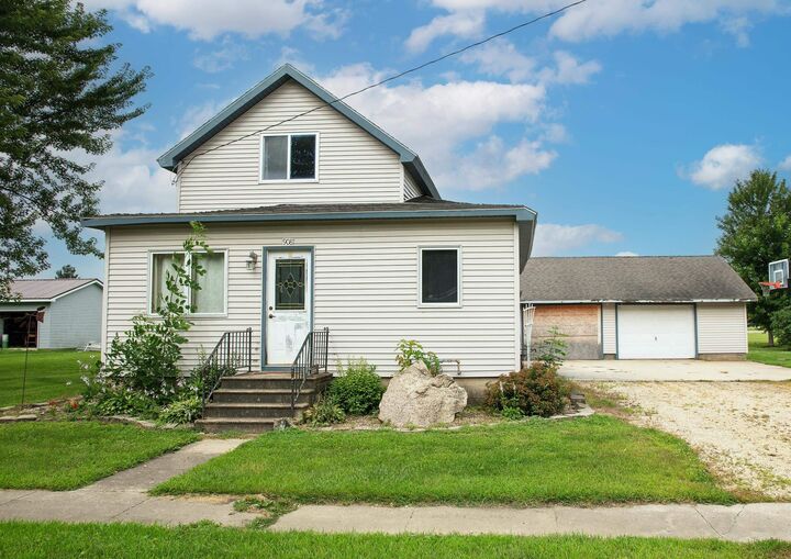Property Photo: 908 S Main Street IA 50676