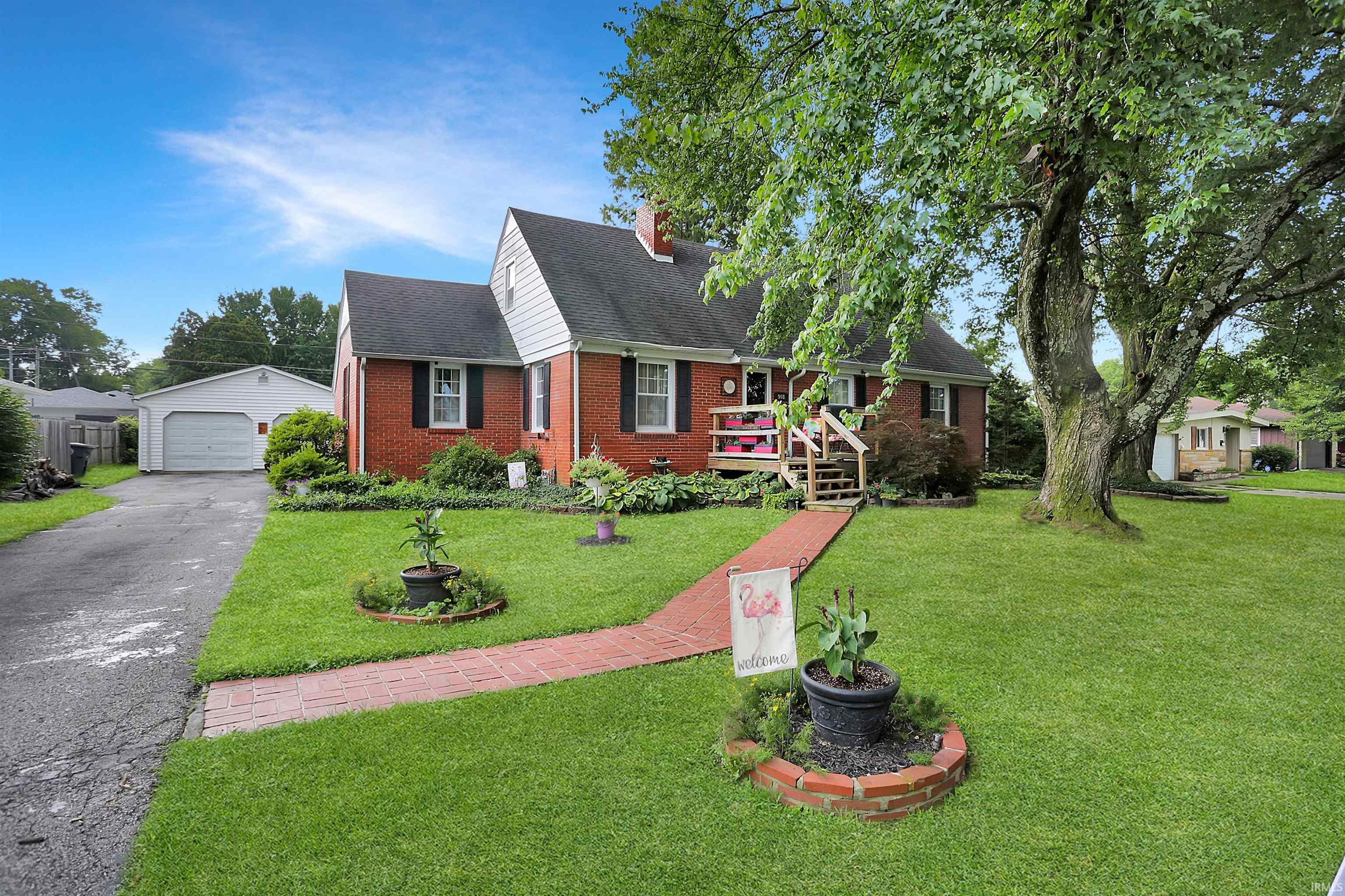 Property Photo: 908 Stewart Avenue IN 47715