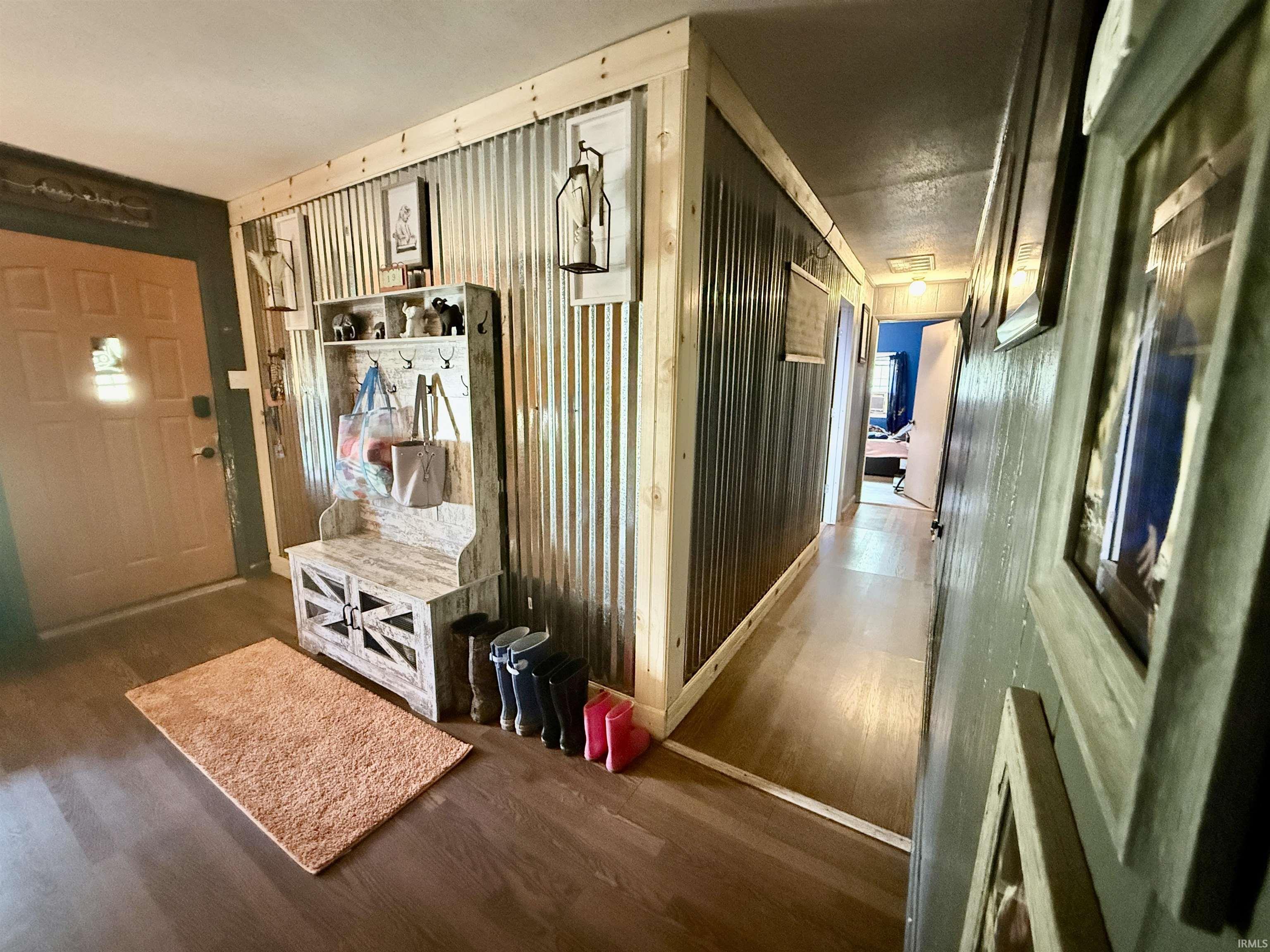Property Photo:  293 N State Road 61 Highway  IN 47598-8466 