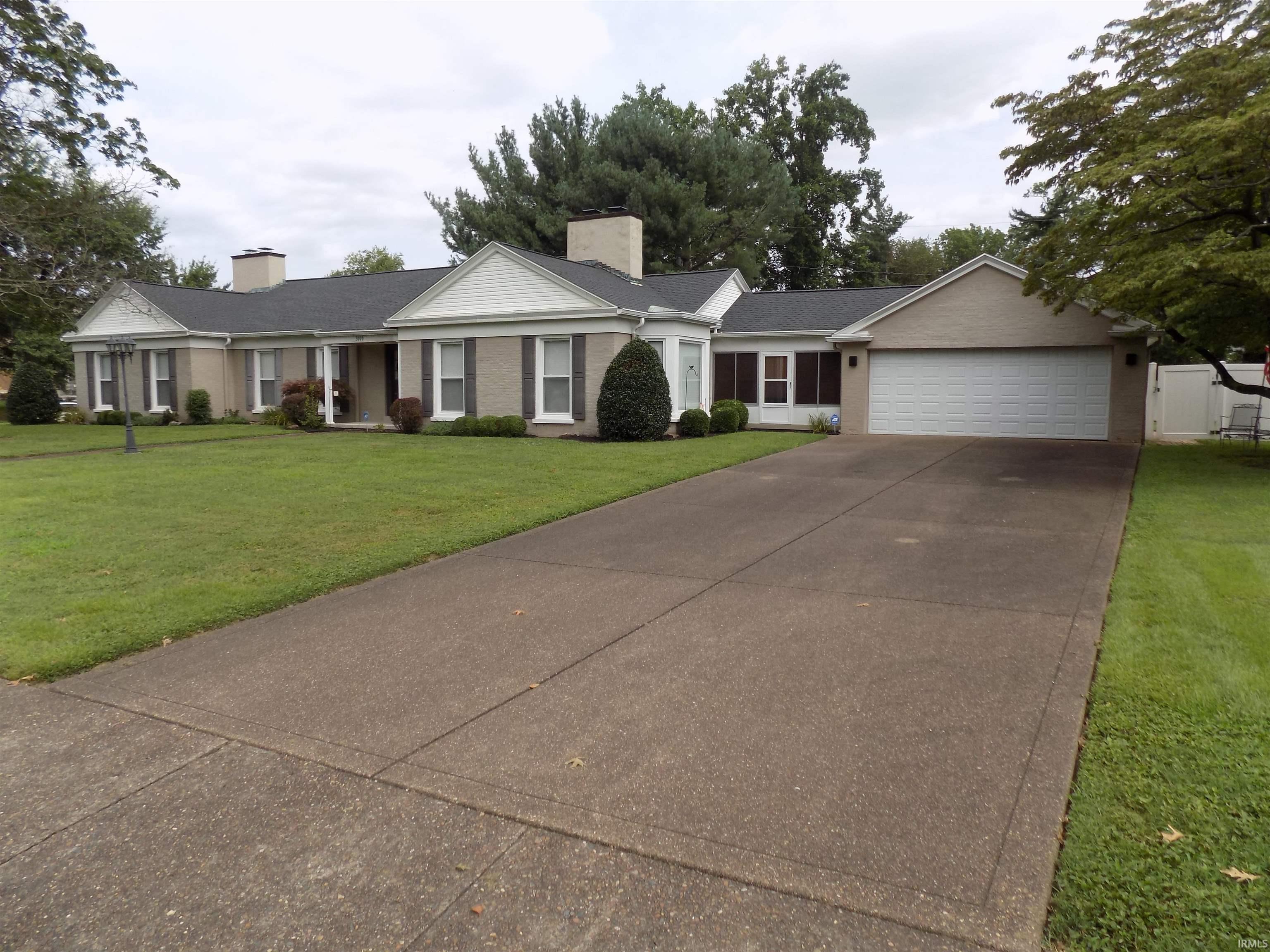 Property Photo:  3000 E Blackford Avenue  IN 47714 