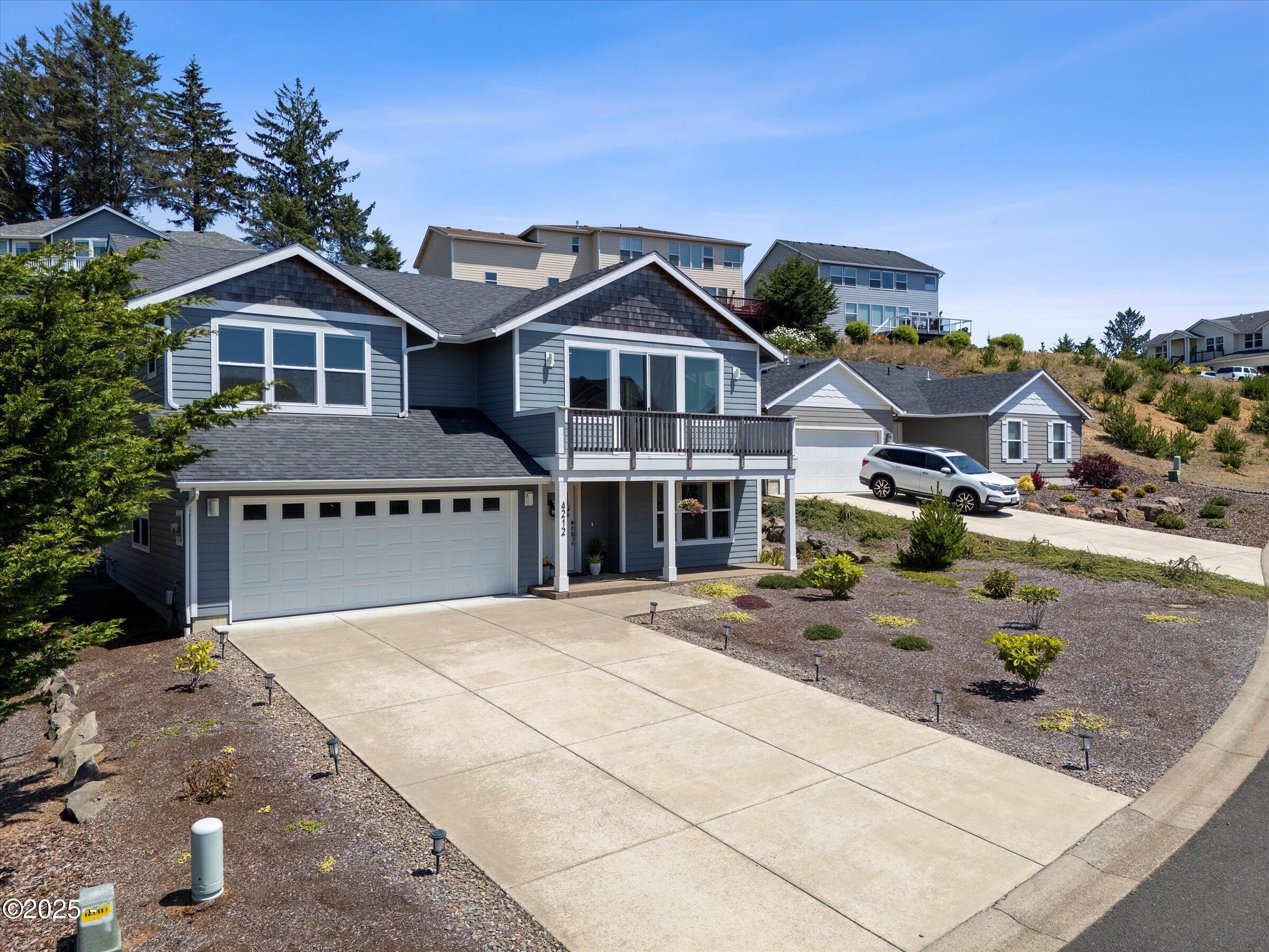 Property Photo: 4212 SE Jetty Avenue OR 97367