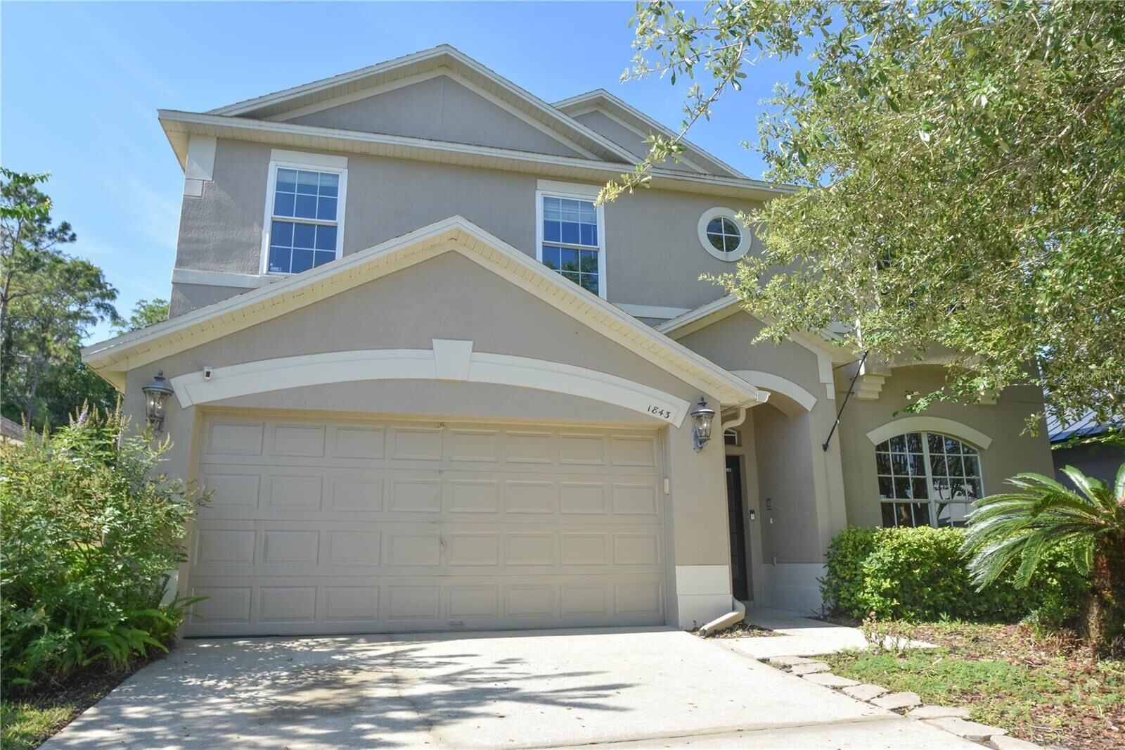 Property Photo: 1843 Anna Catherine Drive FL 32828