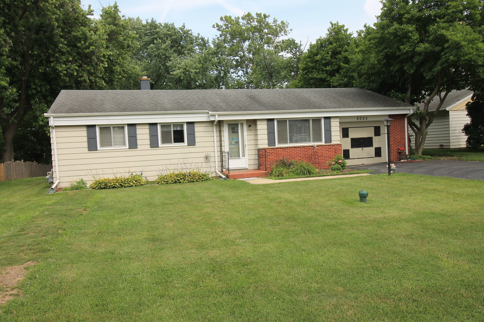 Property Photo: 5525 Virginia Avenue IL 60514