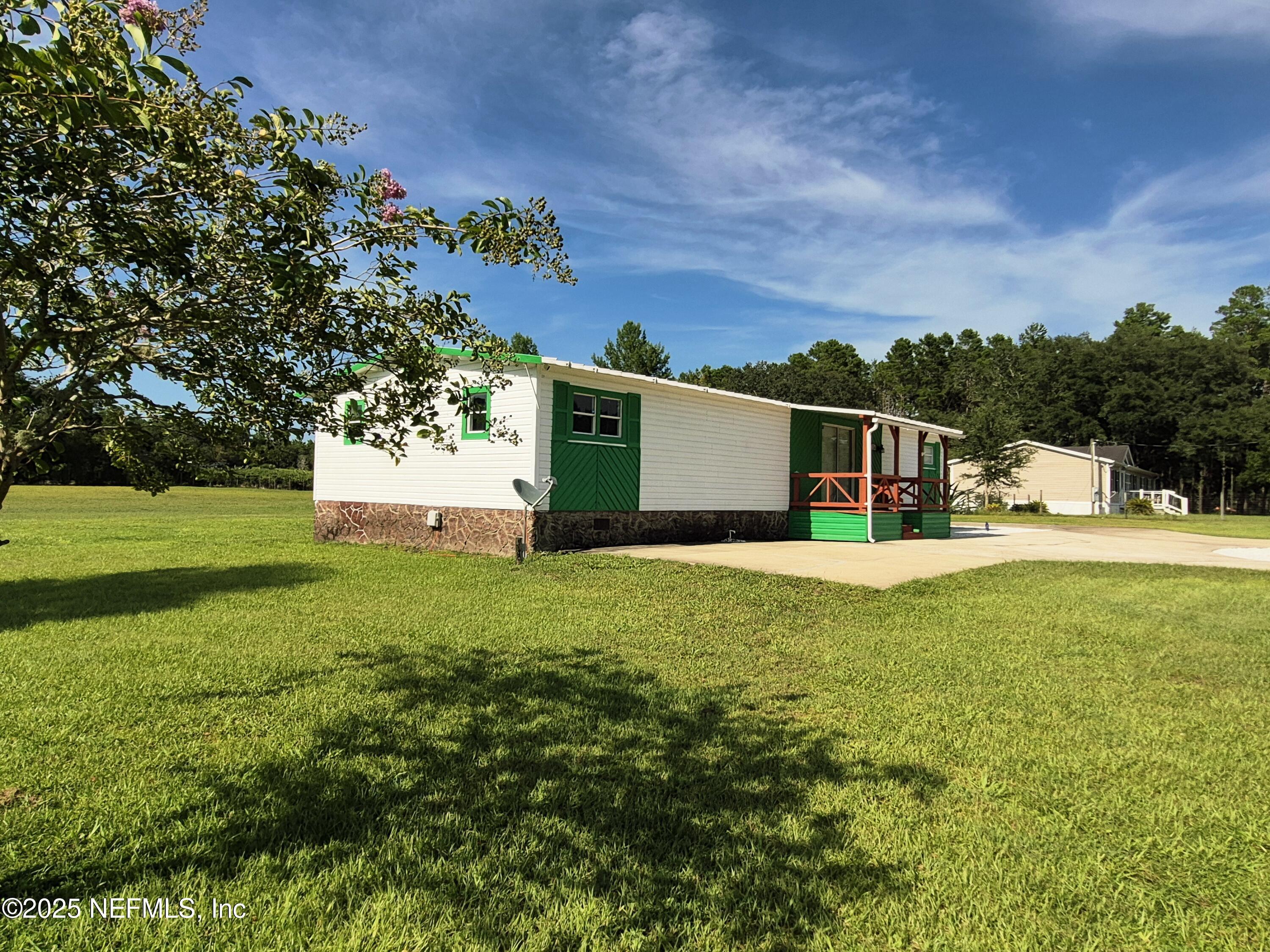 Property Photo: 104 Ketner Road FL 32112