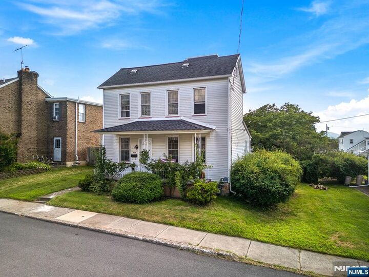 Property Photo:  828 Columbus Avenue  NJ 08865 