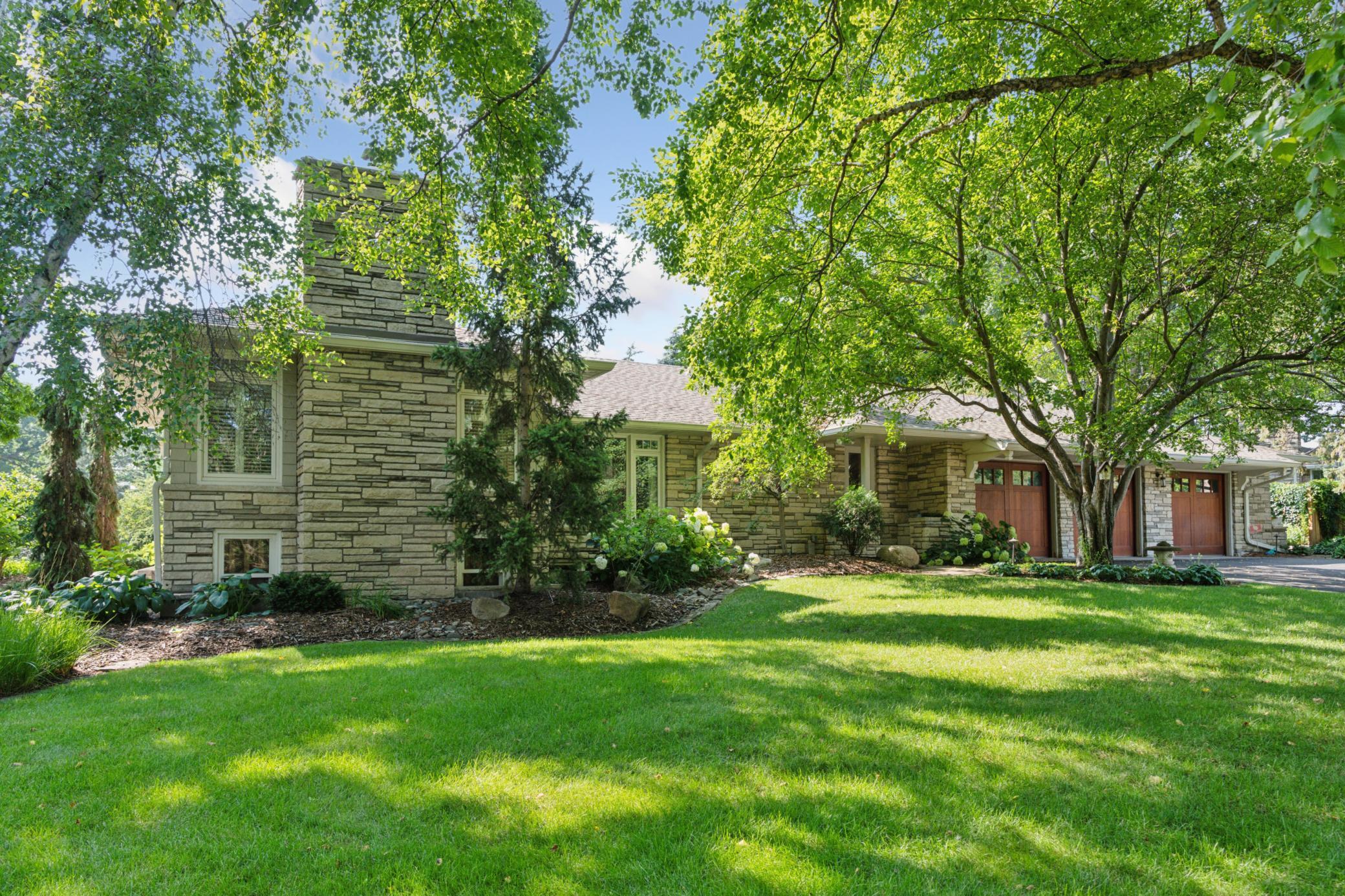 Property Photo: 5517 Knoll Drive MN 55436