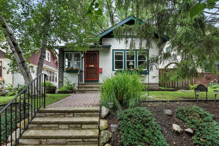 2093 Juliet Avenue  Saint Paul MN 55105 photo