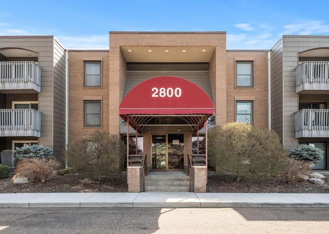Property Photo:  2800 Hamline Avenue N 225  MN 55113 
