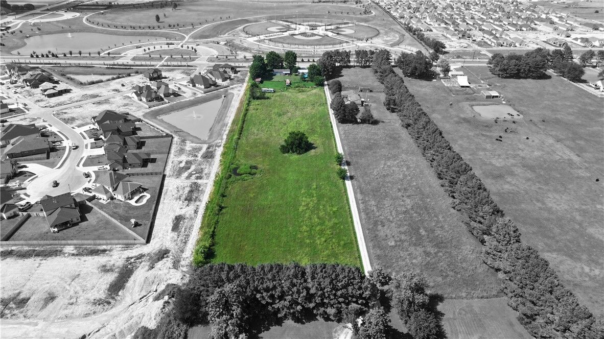 Property Photo:  1531 W County Line Road  AR 72762 