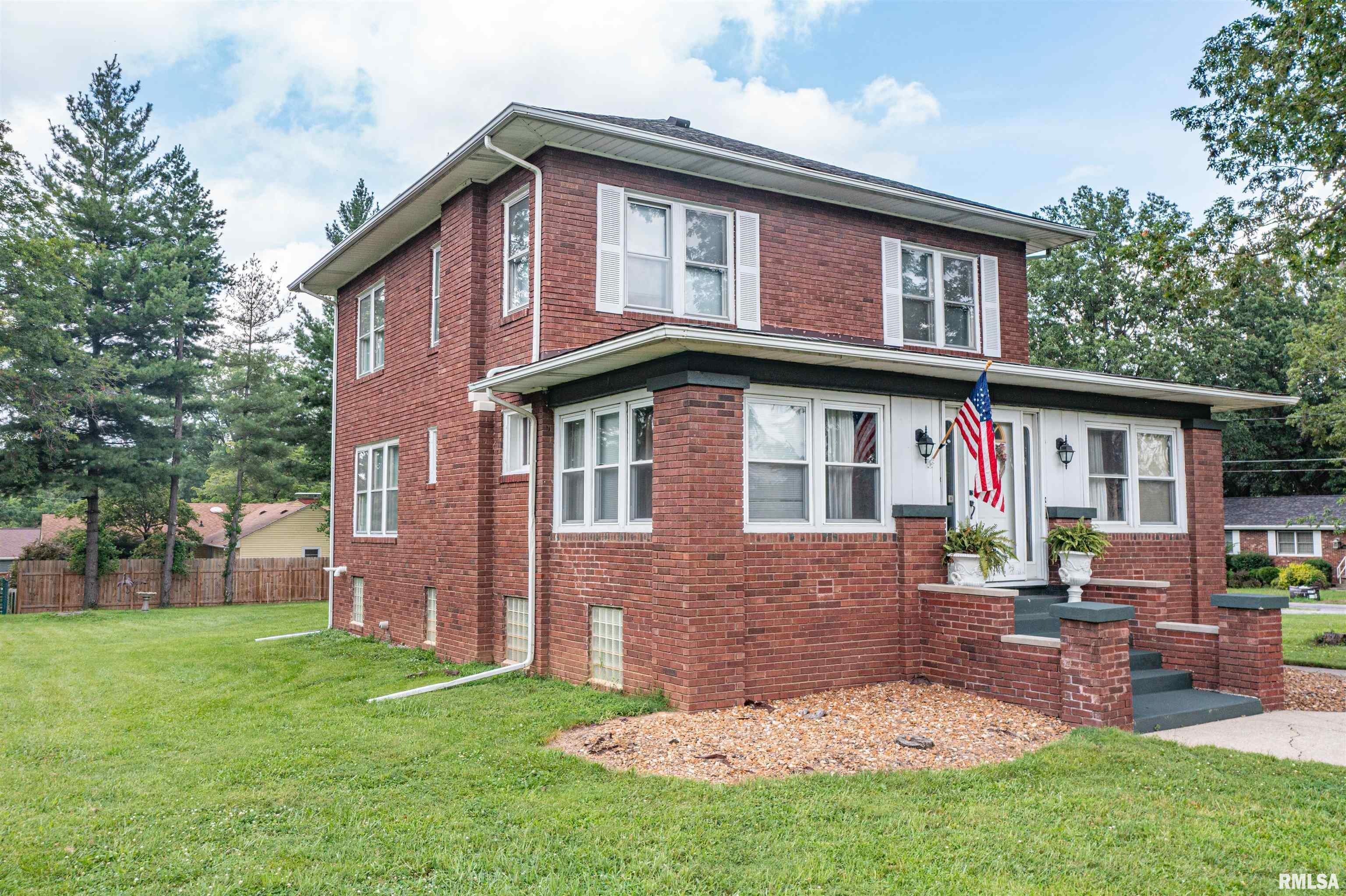 1800 Franklin Avenue  Mt Vernon IL 62864 photo