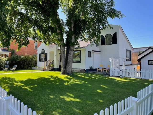 Property Photo: 37 Elma Street W AB T1S 1J7