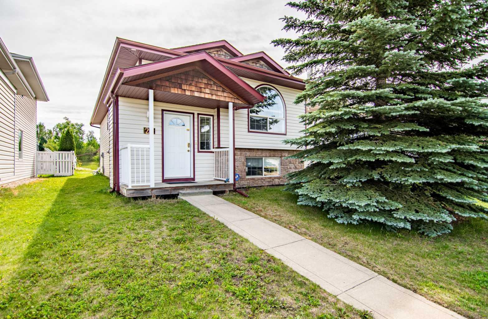Property Photo: 21 Ralston Crescent AB T4P 3Y5