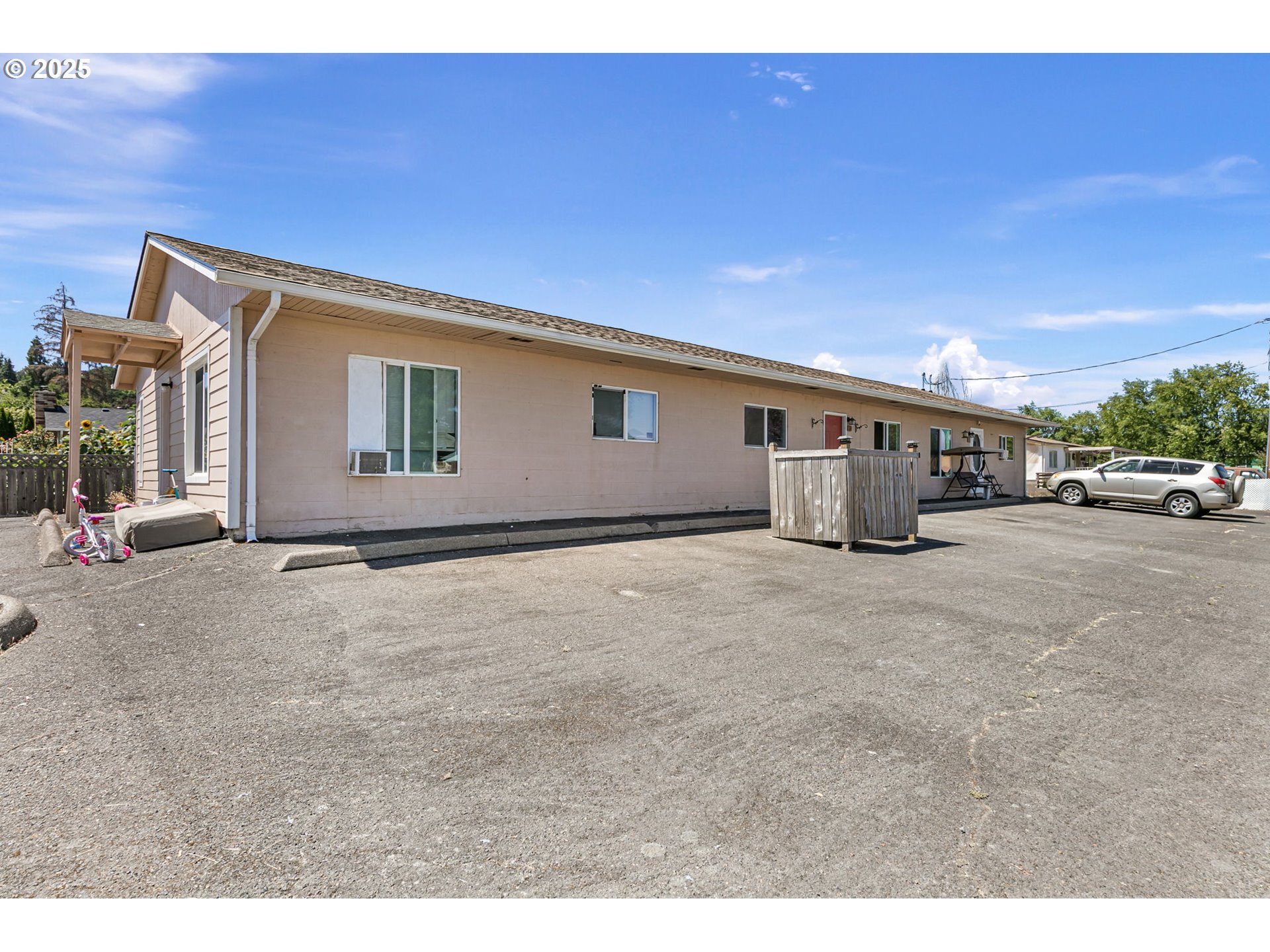 Property Photo:  170 S 7th St  OR 97456 