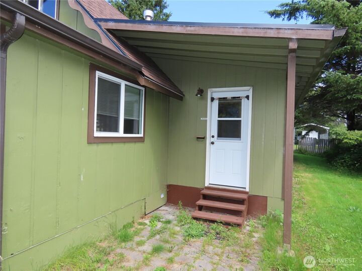 Property Photo:  845  Schmid Road  WA 98547 