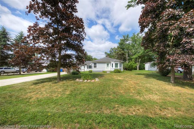 Property Photo:  2139 Jones Road  MI 48327 