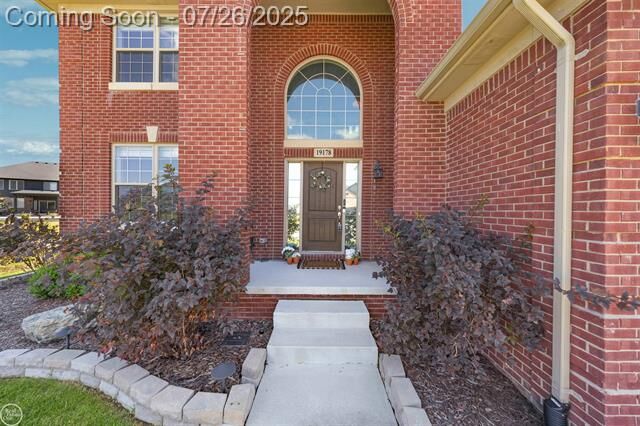 Property Photo: 19178 Paddington Lane MI 48042