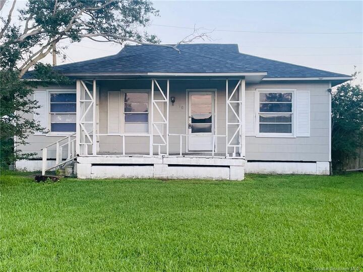 Property Photo: 90 E Beech Street E LA 70663