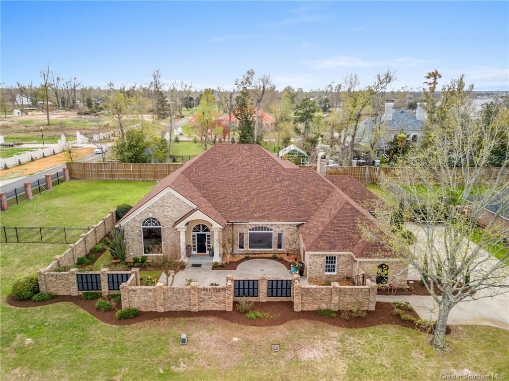 Property Photo: 4000 Locke Lane 1 LA 70605