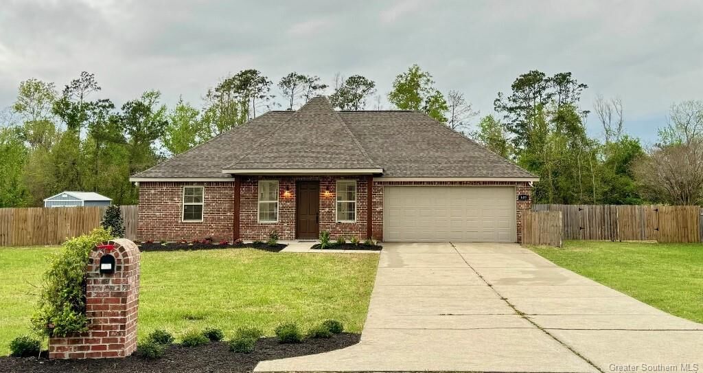 Property Photo: 609 Erble Lane LA 70611