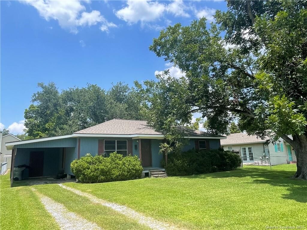 Property Photo: 3708 Center Street LA 70607