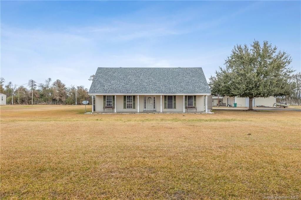 Property Photo:  1416 Garreth Drive  LA 70647 