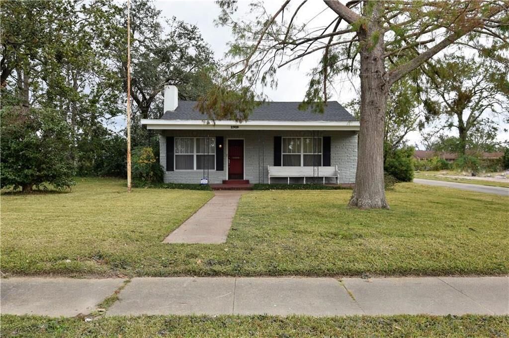 Property Photo: 2909 Warren Avenue LA 70601