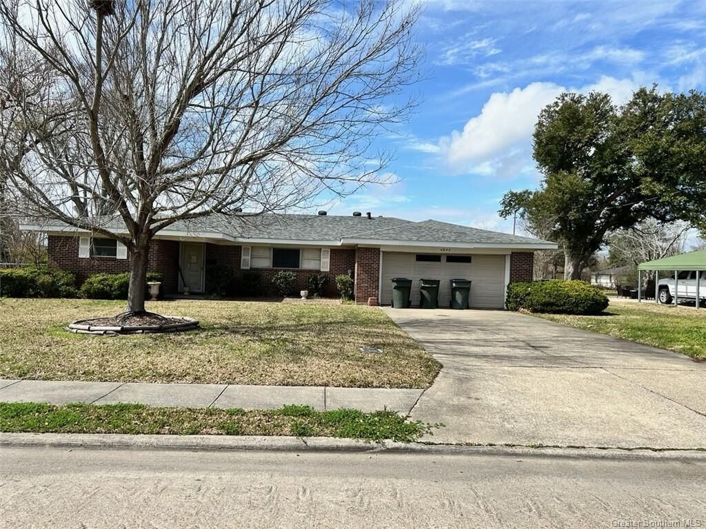 Property Photo: 4840 Sale Lane LA 70605