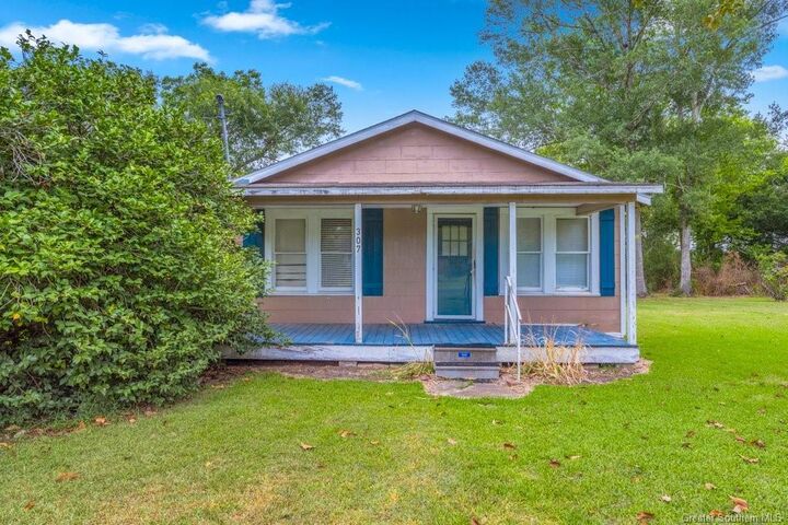 Property Photo:  307 S Welty Street S  LA 70647 