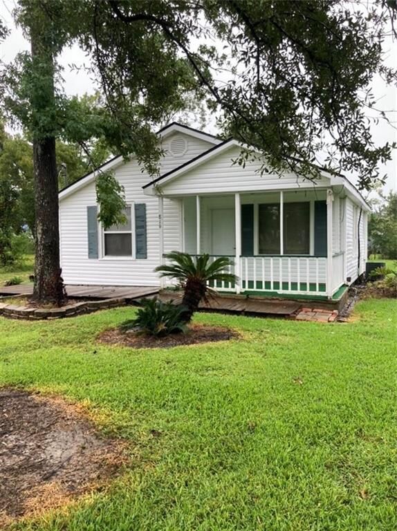 Property Photo: 819 Live Oak Street LA 70669