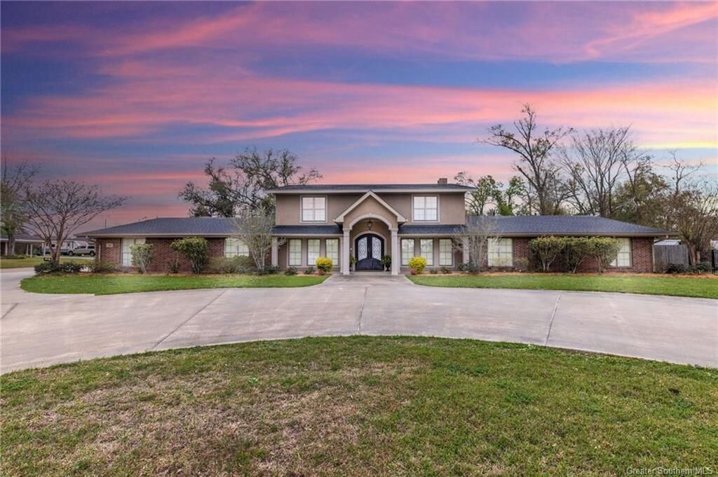 Property Photo:  710 W Sale Road W  LA 70605 