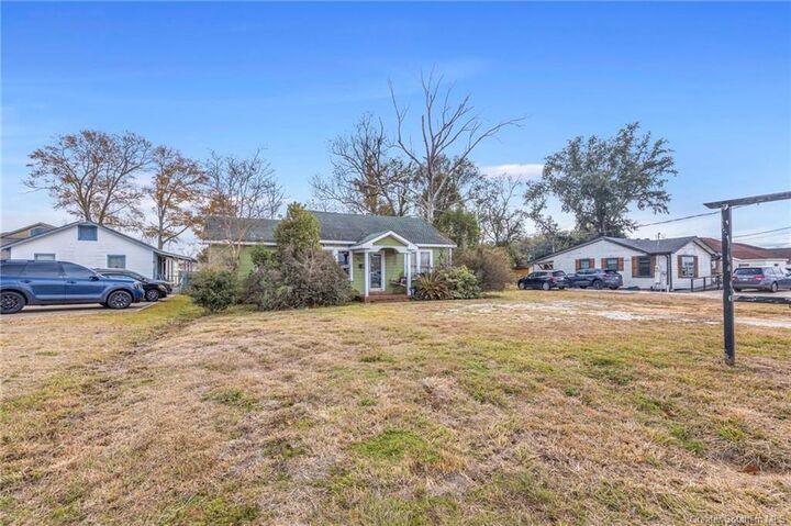 Property Photo:  518 E College Street E  LA 70605 