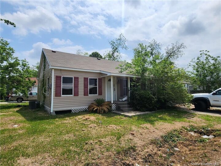 Property Photo: 324 Virginia Street LA 70663