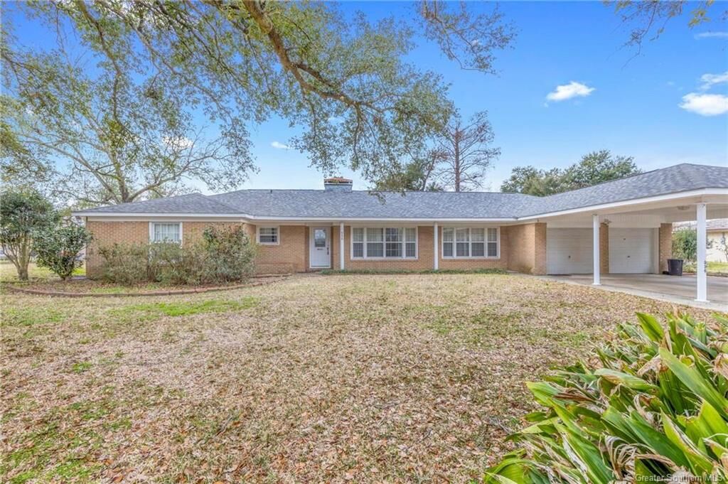Property Photo: 336 Arlington Drive LA 70605