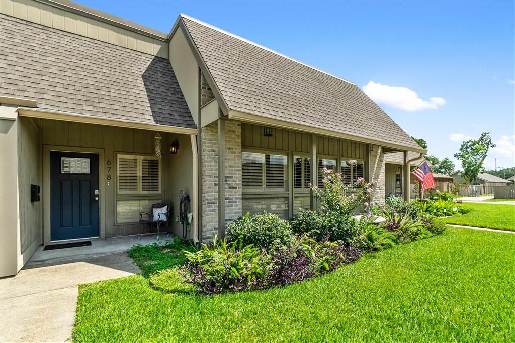 Property Photo:  678 Lakewood Drive  LA 70605 