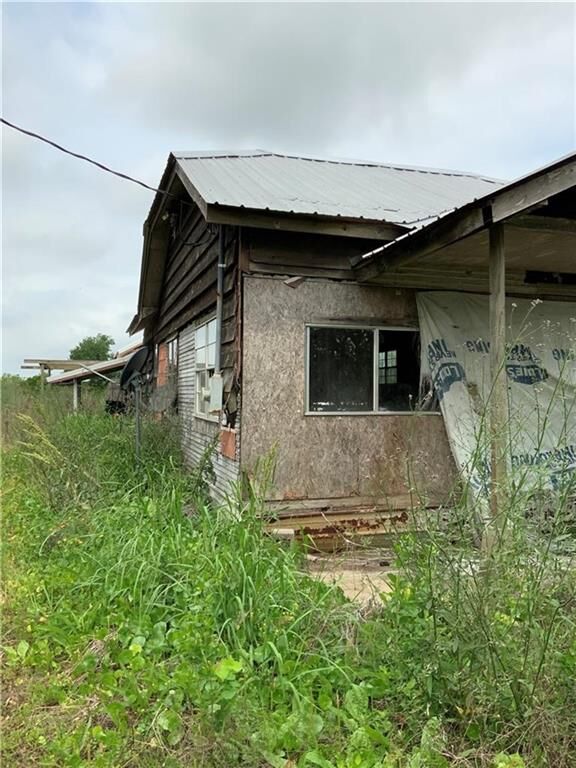 Property Photo: 7830 Highway 27 Highway LA 70665