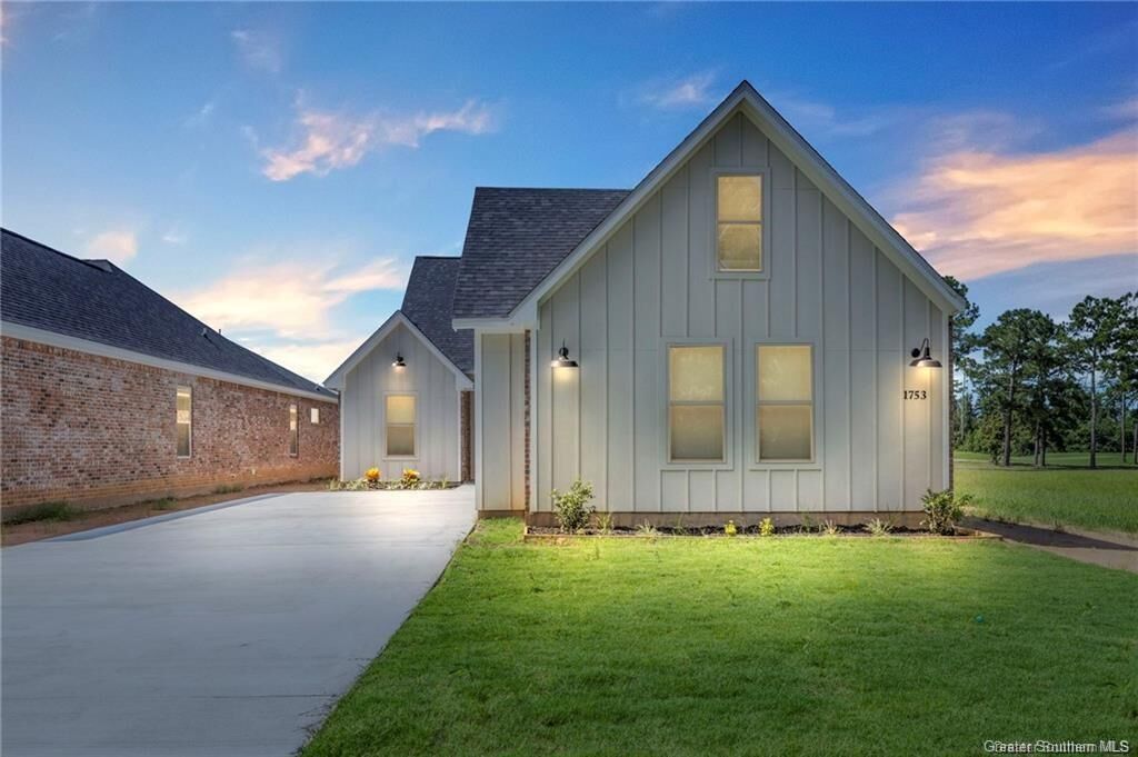 Property Photo: 1753 Pelican Drive LA 70669