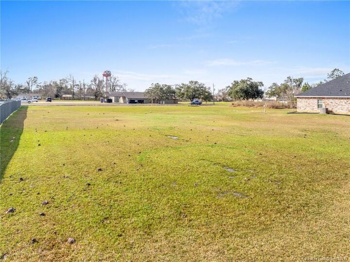 Property Photo: 243 Tommys Lane LA 70615