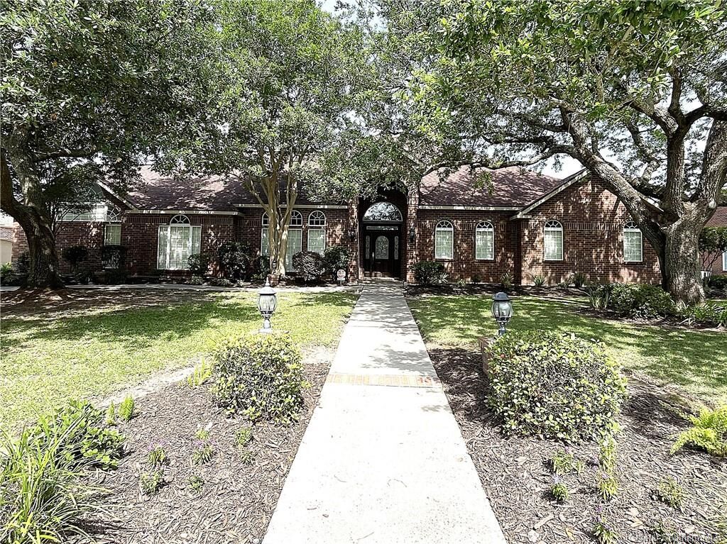 Property Photo: 4115 Woodside Drive LA 70605