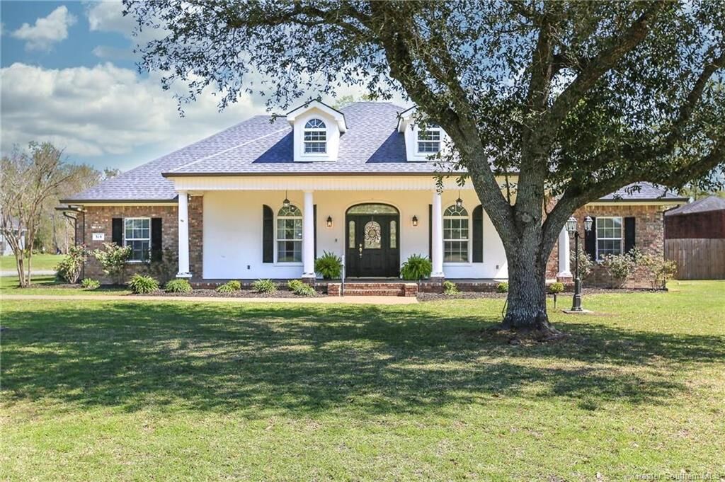 Property Photo: 318 Natchez Drive LA 70611