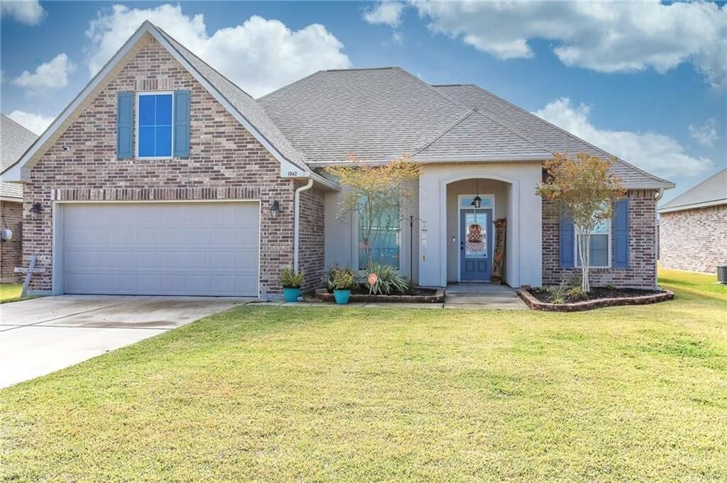 Property Photo: 1942 Owen Drive LA 70607