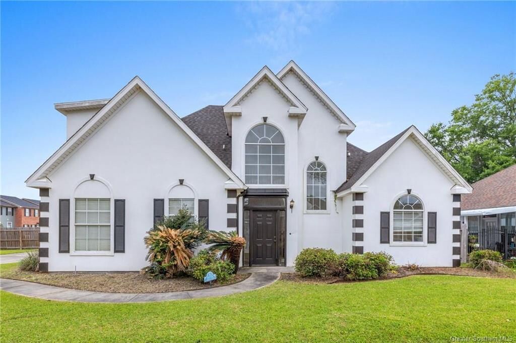 Property Photo: 1623 Mignonette Lane A LA 70605