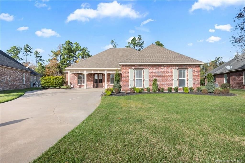 Property Photo: 3850 N Brookeflower Circle N LA 70605