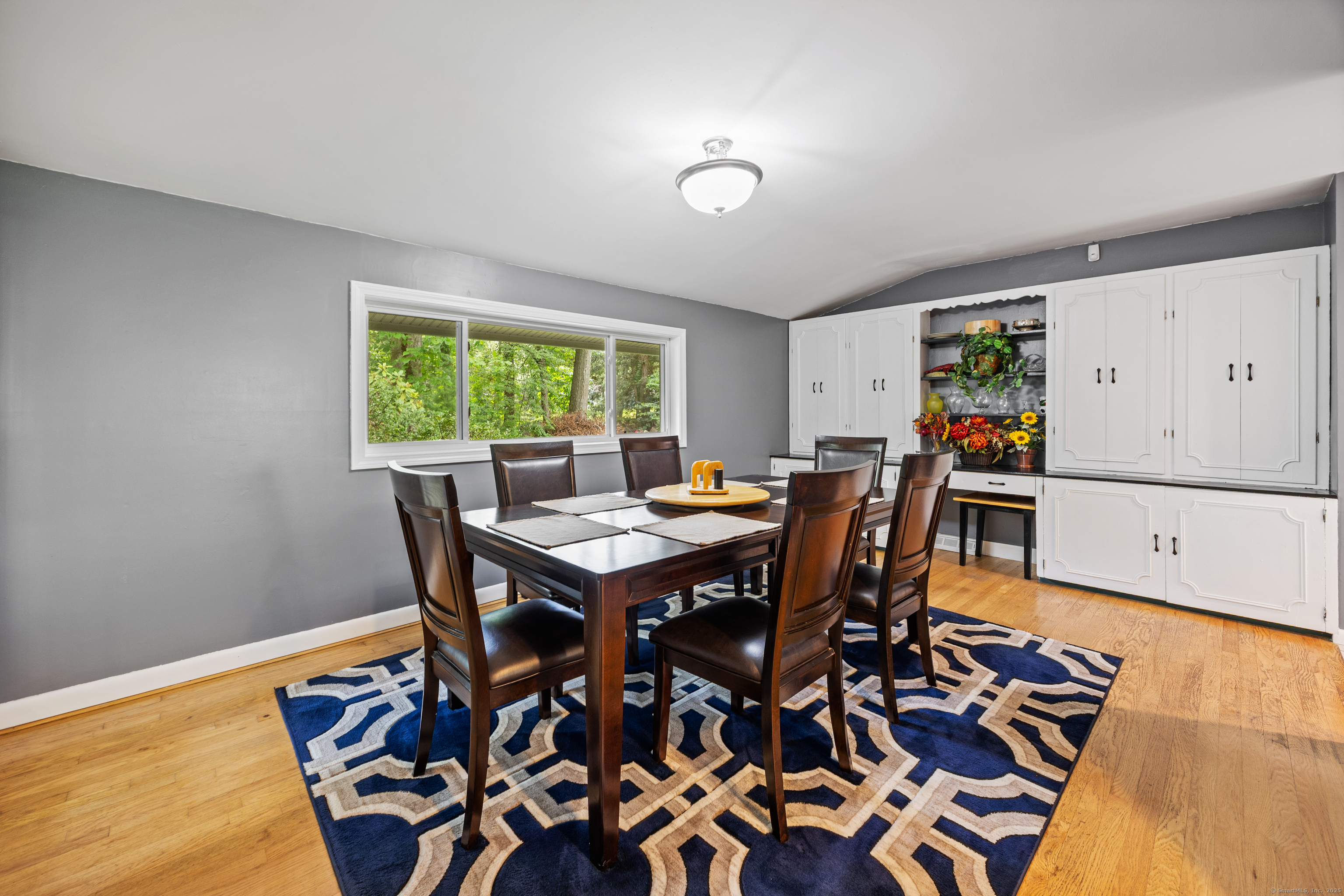 Property Photo:  109 Country Club Road  CT 06001 