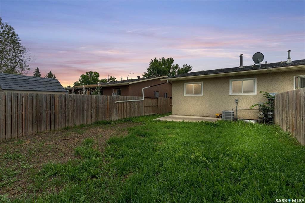 Property Photo: 3922 Diefenbaker Drive SK S7L 6C6