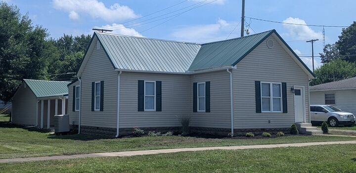 Property Photo:  115 2nd St  OH 45628 