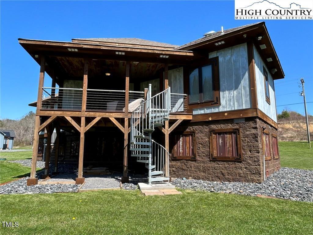 Property Photo: 972 W Deep Ford Road NC 28643