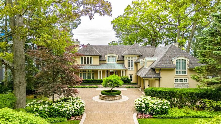 Property Photo: 6 Ennisclare Drive W ON L6J 4N2